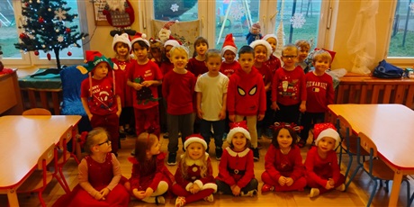 Powiększ grafikę: mikolaj-w-bursztynowym-domku-661666.jpg