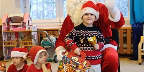 Powiększ grafikę: mikolaj-w-bursztynowym-domku-661671.jpg