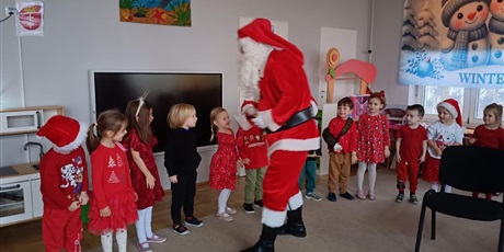 Powiększ grafikę: mikolaj-w-bursztynowym-domku-661673.jpg