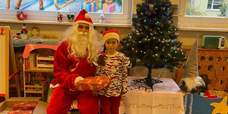 Powiększ grafikę: mikolaj-w-bursztynowym-domku-661955.jpg