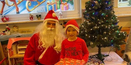 Powiększ grafikę: mikolaj-w-bursztynowym-domku-661957.jpg