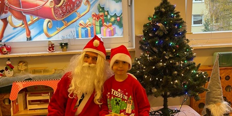 Powiększ grafikę: mikolaj-w-bursztynowym-domku-661961.jpg