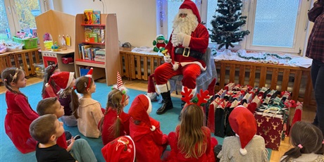 Powiększ grafikę: mikolaj-w-bursztynowym-domku-661962.jpg