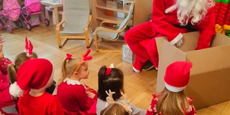 Powiększ grafikę: mikolaj-w-bursztynowym-domku-661966.jpg