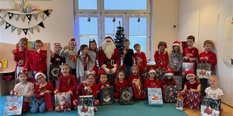 Powiększ grafikę: mikolaj-w-bursztynowym-domku-661969.jpg