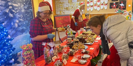 Powiększ grafikę: mikolajkowa-kawiarenka-661685.jpg