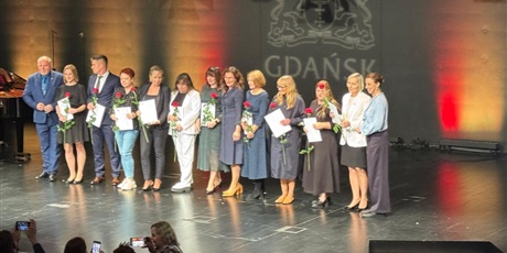 Powiększ grafikę: nagroda-prezydenta-miasta-gdanska-dla-nauczycielki-naszego-przedszkola-647157.jpg