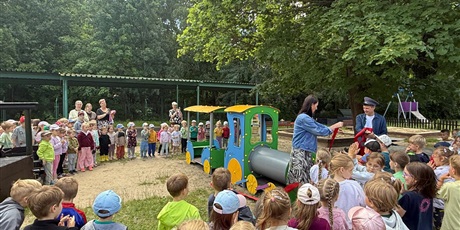 Powiększ grafikę: nowy-sprzet-w-ogrodzie-bursztynowego-domku-707911.jpg