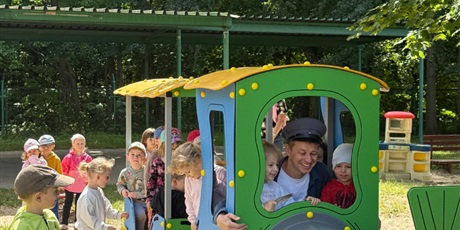 Powiększ grafikę: nowy-sprzet-w-ogrodzie-bursztynowego-domku-707912.jpg