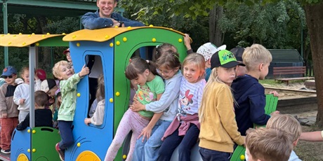 Powiększ grafikę: nowy-sprzet-w-ogrodzie-bursztynowego-domku-707913.jpg