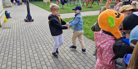 Powiększ grafikę: powitanie-jesieni-dzien-pomaranczowy-640028.jpg