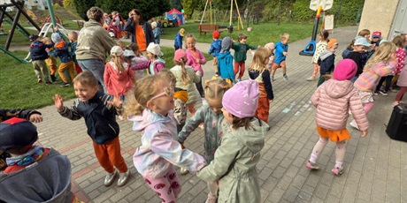 Powiększ grafikę: powitanie-jesieni-dzien-pomaranczowy-640038.jpg