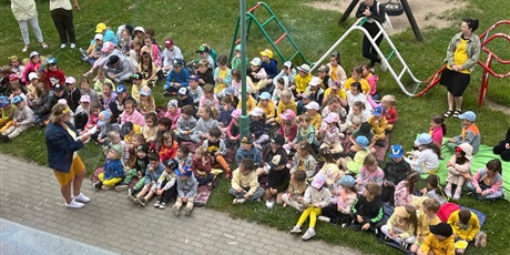 Powiększ grafikę: powitanie-lata-dzien-zolty-627826.jpg