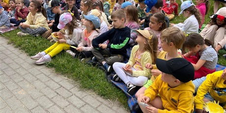 Powiększ grafikę: powitanie-lata-dzien-zolty-627827.jpg