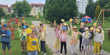 Powiększ grafikę: powitanie-lata-dzien-zolty-627833.jpg