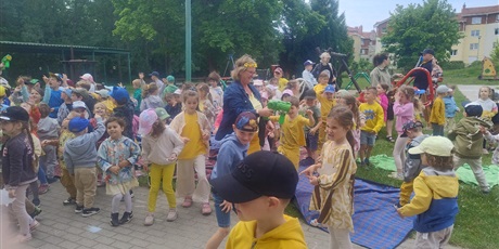 Powiększ grafikę: powitanie-lata-dzien-zolty-627844.jpg