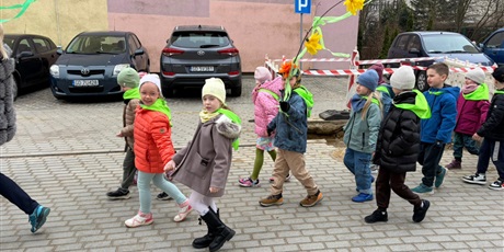 Powiększ grafikę: powitanie-wiosny-dzien-zielony-682327.jpg