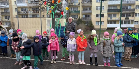 Powiększ grafikę: powitanie-wiosny-dzien-zielony-682338.jpg