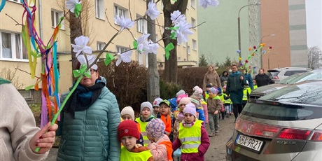 Powiększ grafikę: powitanie-wiosny-dzien-zielony-682355.jpg