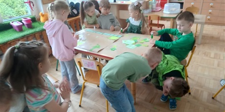 Powiększ grafikę: powitanie-wiosny-dzien-zielony-682374.jpg