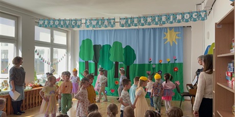 Powiększ grafikę: przedstawienie-swiateczne-wielkanocne-zajaczki-gr-viii-muszelki-684593.jpg