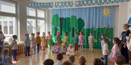 Powiększ grafikę: przedstawienie-swiateczne-wielkanocne-zajaczki-gr-viii-muszelki-684595.jpg