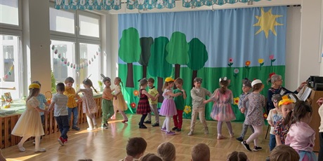 Powiększ grafikę: przedstawienie-swiateczne-wielkanocne-zajaczki-gr-viii-muszelki-684597.jpg