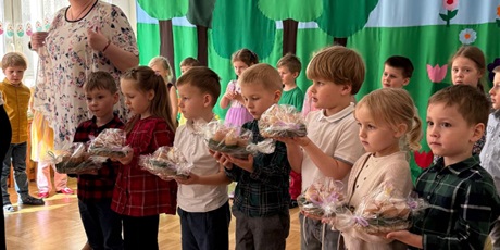 Powiększ grafikę: przedstawienie-swiateczne-wielkanocne-zajaczki-gr-viii-muszelki-684601.jpg