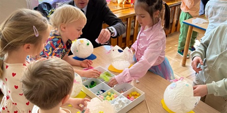 Powiększ grafikę: przedstawienie-swiateczne-wielkanocne-zajaczki-gr-viii-muszelki-684607.jpg