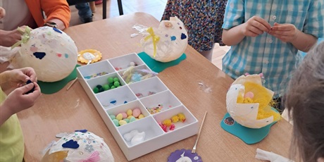 Powiększ grafikę: przedstawienie-swiateczne-wielkanocne-zajaczki-gr-viii-muszelki-684730.jpg