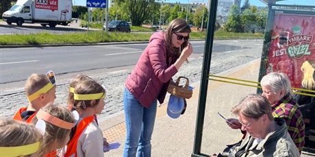 Powiększ grafikę: przedszkolaki-zachecaja-do-zbiorki-elektrosmieci-gr-iv-marynarze-i-gr-viii-koniki-morskie-615779.jpg