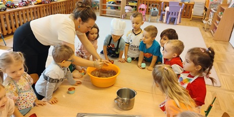 Powiększ grafikę: spotkanie-kulinarne-z-mama-antka-gr-iii-gdanskie-lwiatka-660155.jpg