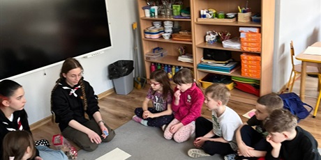 Powiększ grafikę: spotkanie-z-harcerzami-gr-vii-bursztynki-680521.jpg