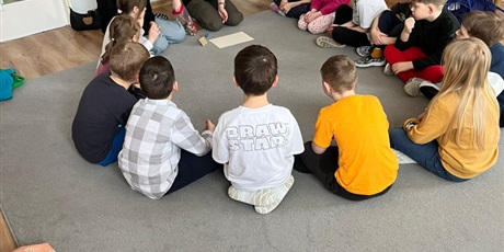 Powiększ grafikę: spotkanie-z-harcerzami-gr-vii-bursztynki-680522.jpg