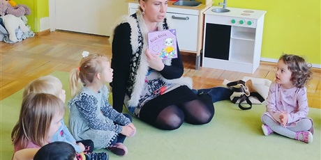 Powiększ grafikę: spotkanie-z-paniami-z-grupy-spolecznej-arr-wolontariuszkami-zaczytanej-akademii-gr-i-foczki-i-gr-ii-gdanskie-lwiatka-612139.jpg