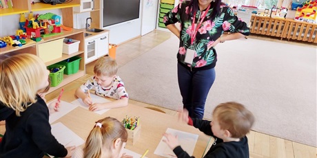 Powiększ grafikę: spotkanie-z-paniami-z-grupy-spolecznej-arr-wolontariuszkami-zaczytanej-akademii-gr-iv-foczki-682390.jpg