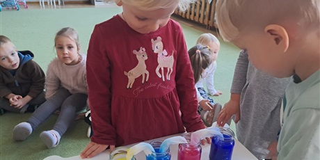 Powiększ grafikę: tydzien-eksperymentow-w-bursztynowym-domku-projekt-edukacyjny-maly-badacz-i-odkrywca-651292.jpg