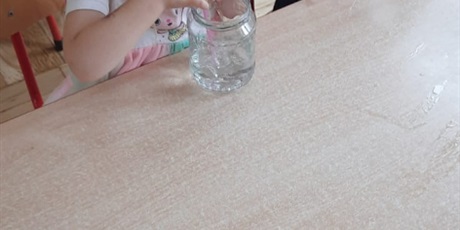 Powiększ grafikę: tydzien-eksperymentow-w-bursztynowym-domku-projekt-edukacyjny-maly-badacz-i-odkrywca-651307.jpg