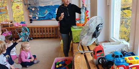 Powiększ grafikę: tydzien-eksperymentow-w-bursztynowym-domku-projekt-edukacyjny-maly-badacz-i-odkrywca-651345.jpg