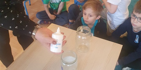 Powiększ grafikę: tydzien-eksperymentow-w-bursztynowym-domku-projekt-edukacyjny-maly-badacz-i-odkrywca-651390.jpg