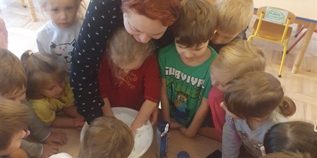 Powiększ grafikę: tydzien-eksperymentow-w-bursztynowym-domku-projekt-edukacyjny-maly-badacz-i-odkrywca-651397.jpg