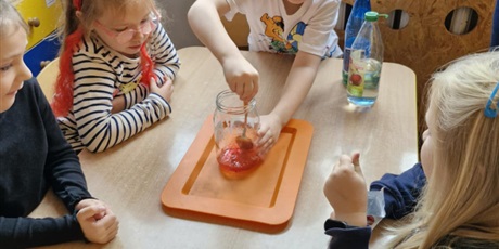 Powiększ grafikę: tydzien-eksperymentow-w-bursztynowym-domku-projekt-edukacyjny-maly-badacz-i-odkrywca-651427.jpg