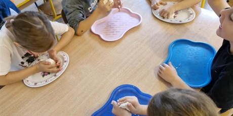 Powiększ grafikę: tydzien-eksperymentow-w-bursztynowym-domku-projekt-edukacyjny-maly-badacz-i-odkrywca-651430.jpg