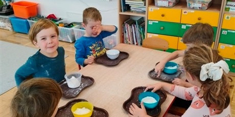 Powiększ grafikę: tydzien-eksperymentow-w-bursztynowym-domku-projekt-edukacyjny-maly-badacz-i-odkrywca-651467.jpg