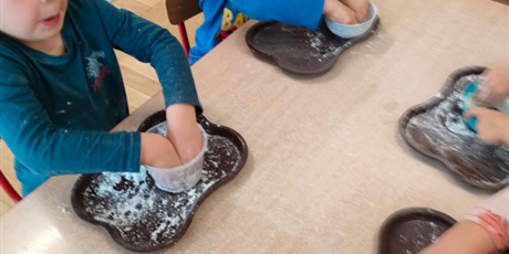 Powiększ grafikę: tydzien-eksperymentow-w-bursztynowym-domku-projekt-edukacyjny-maly-badacz-i-odkrywca-651470.jpg