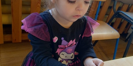 Powiększ grafikę: tydzien-eksperymentow-w-bursztynowym-domku-projekt-edukacyjny-maly-badacz-i-odkrywca-651499.jpg