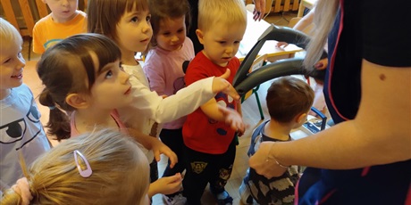 Powiększ grafikę: tydzien-eksperymentow-w-bursztynowym-domku-projekt-edukacyjny-maly-badacz-i-odkrywca-651513.jpg