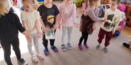 Powiększ grafikę: tydzien-eksperymentow-w-bursztynowym-domku-projekt-edukacyjny-maly-badacz-i-odkrywca-cz-ii-687825.jpg