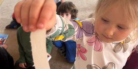 Powiększ grafikę: tydzien-eksperymentow-w-bursztynowym-domku-projekt-edukacyjny-maly-badacz-i-odkrywca-cz-ii-687838.jpg