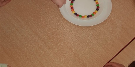 Powiększ grafikę: tydzien-eksperymentow-w-bursztynowym-domku-projekt-edukacyjny-maly-badacz-i-odkrywca-cz-ii-687864.jpg